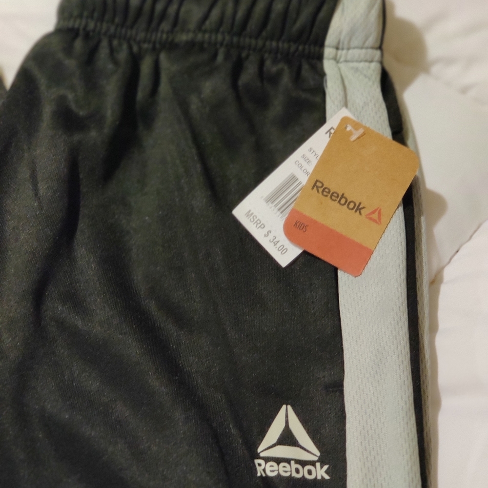 Young men's Reebok sweatpants size XXL NWT